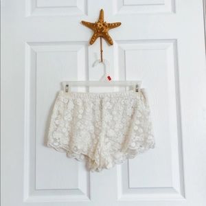 White lace abercrombie and fitch shorts